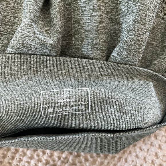 Cute workout set - Picture 3 of 4